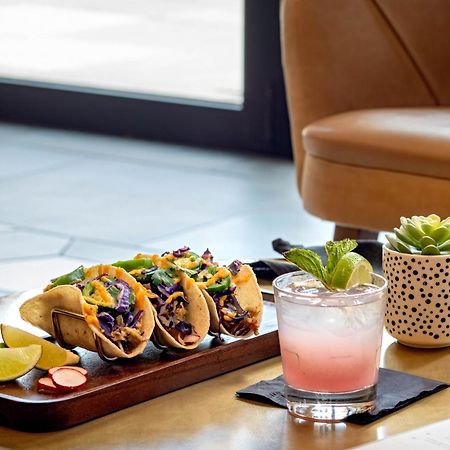 Hyatt House Indianapolis Downtown Hotel Ngoại thất bức ảnh
