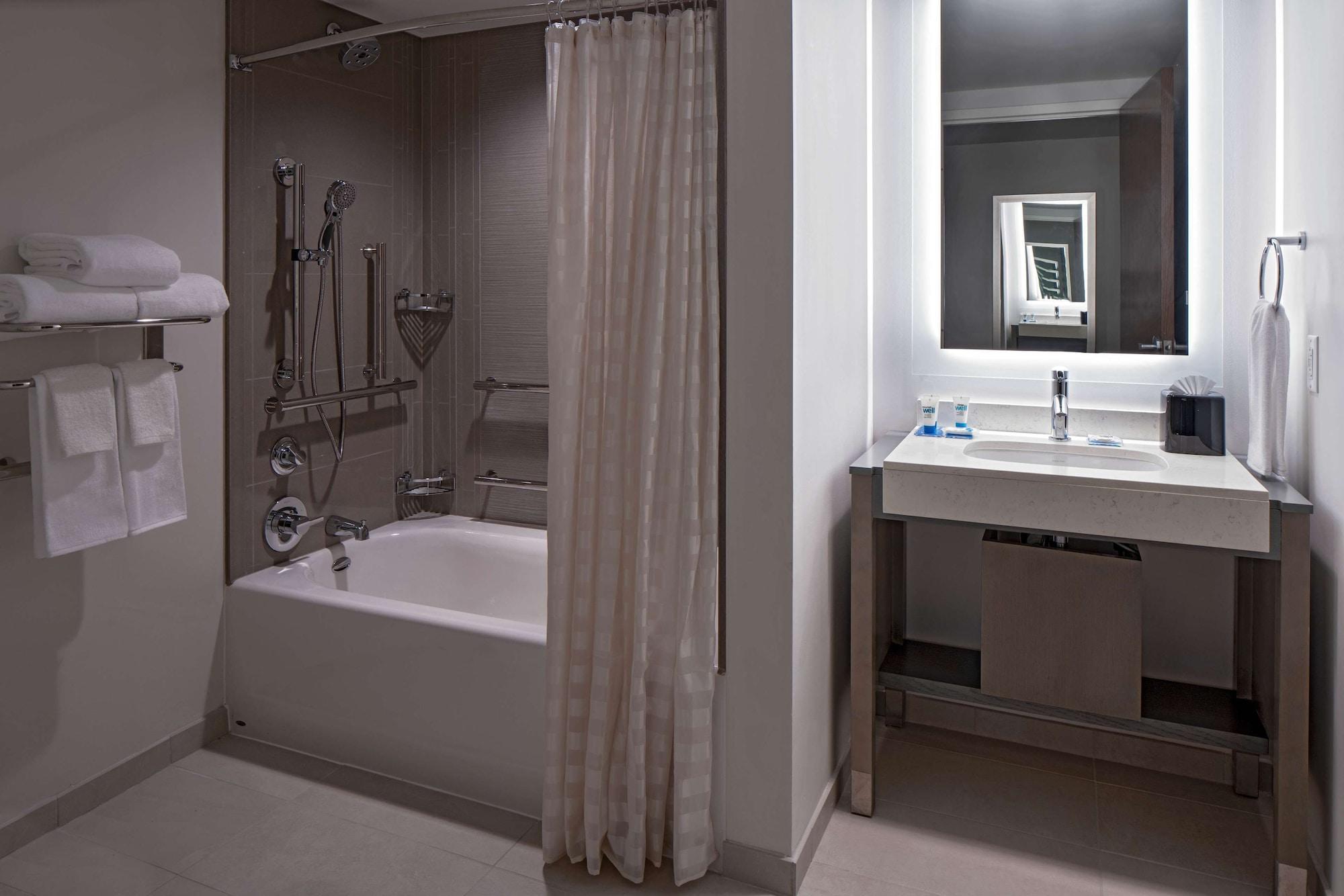 Hyatt House Indianapolis Downtown Hotel Ngoại thất bức ảnh